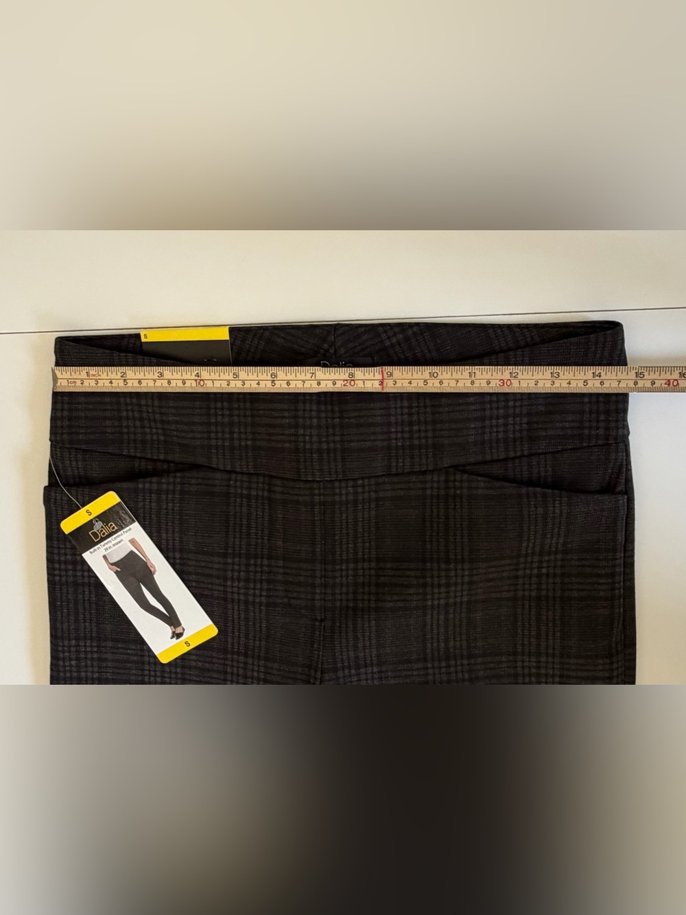 NWT Woman’s Dalia Size Small Plaid Pull On Tummy Control Pants - Picture 4 of 6